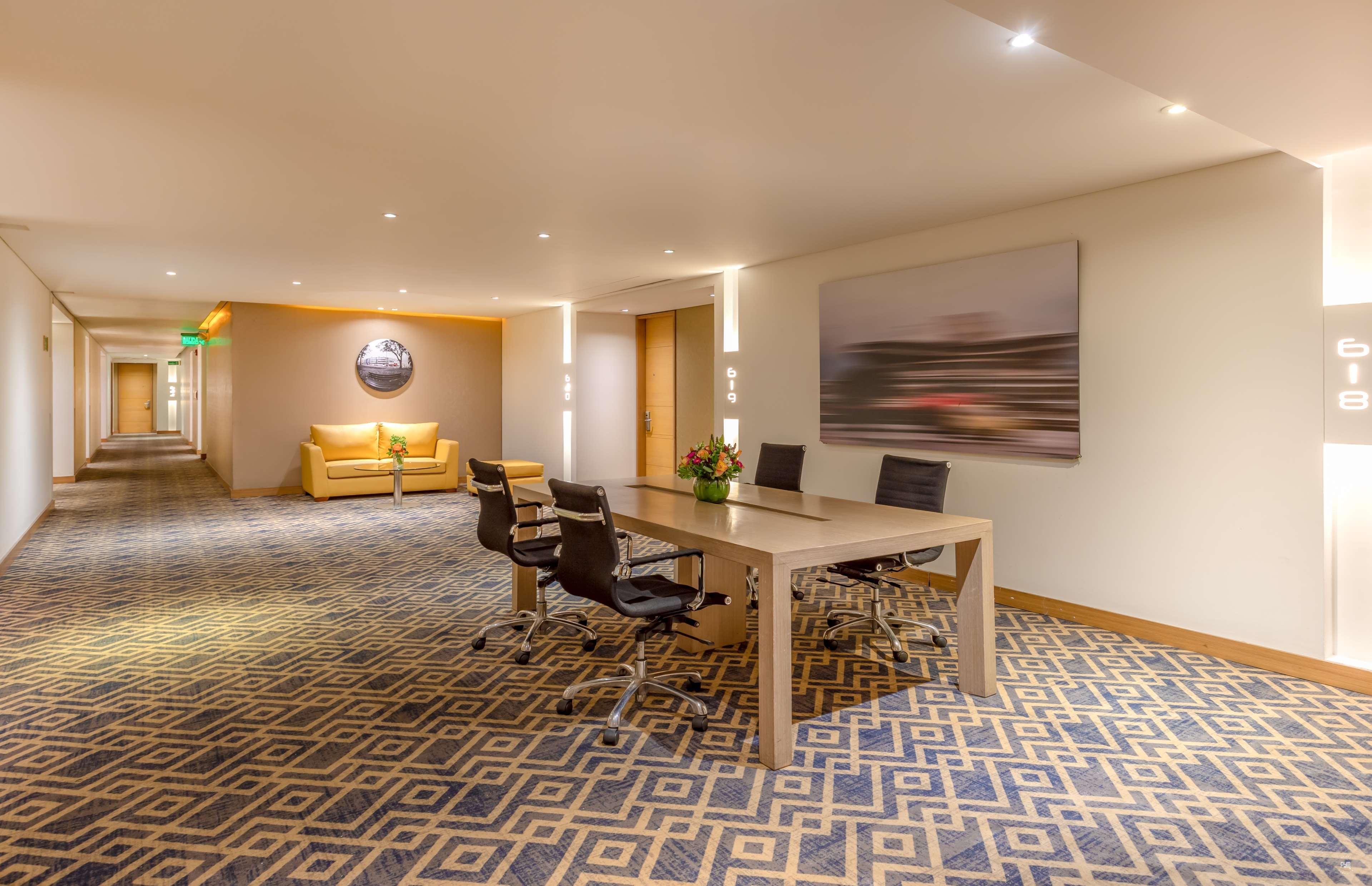 Sonesta Hotel Bogota Exterior photo The interior of the hotel